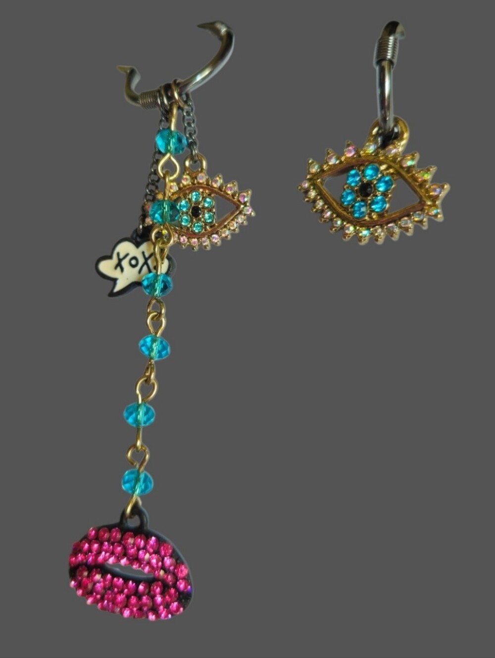 💋Betsey Mismatched Evil Eye & Lips Vintage Dangle Earrings  - NWOT